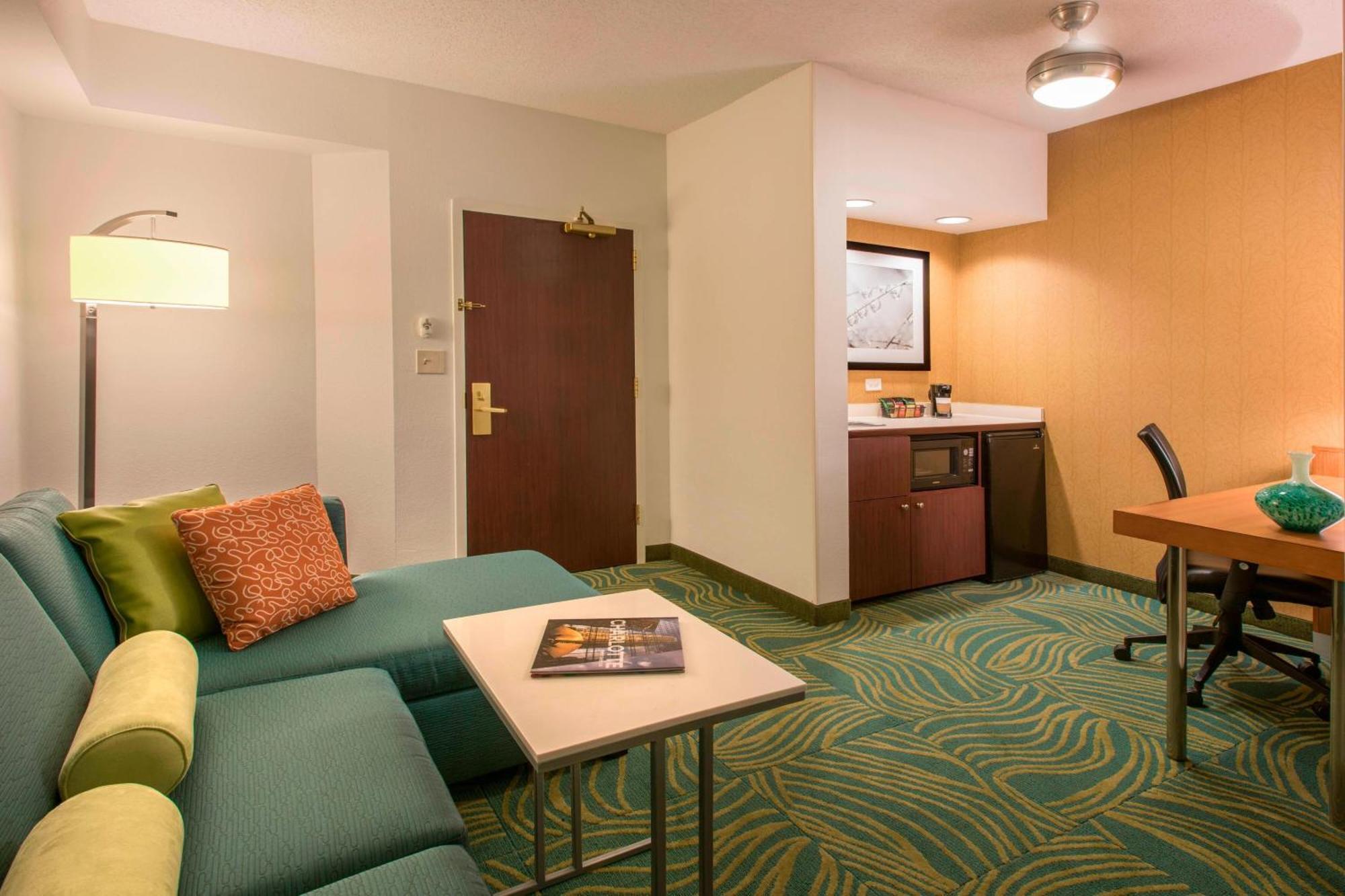 Springhill Suites By Marriott Charlotte Airport Bagian luar foto
