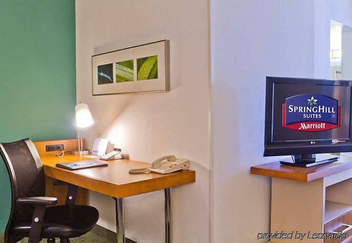 Springhill Suites By Marriott Charlotte Airport Bagian luar foto